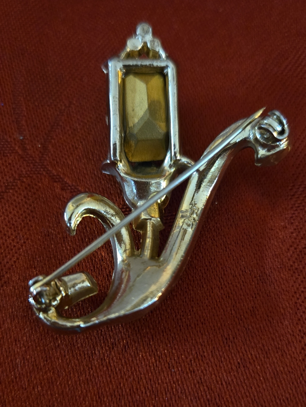 Coro Gold-Tone Brooch with Emerald Green Crystal And Rhinestones - Picture 3 of 5